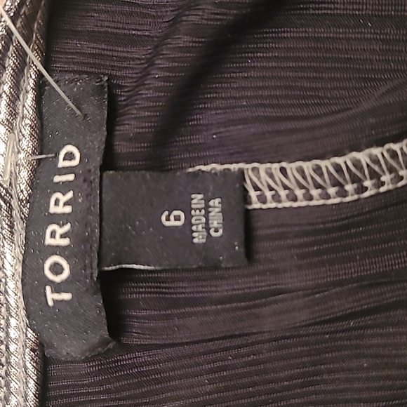 Torrid Holiday Plus Size Metallic Silver Long Line Shine Duster Kimono - Picture 8 of 11